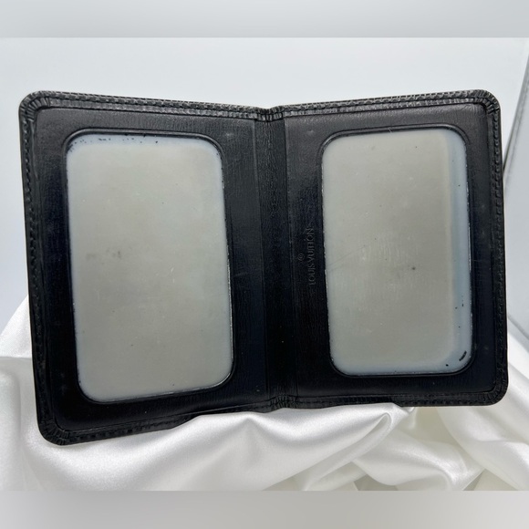 LOUIS VUITTON Porte Carte EPI Vertical Black Card Pass Holder EUC - Picture 3 of 3